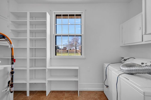 211 W Hills Ter, Dickson, TN 37055