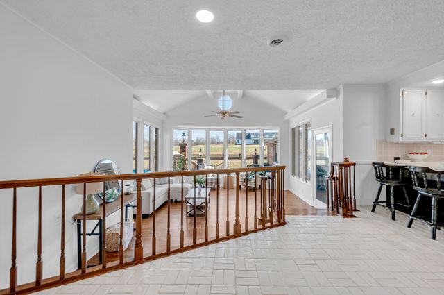 211 W Hills Ter, Dickson, TN 37055