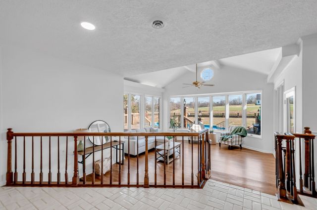 211 W Hills Ter, Dickson, TN 37055