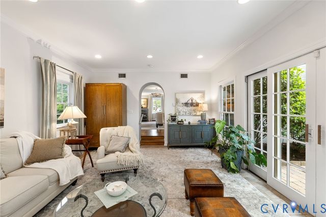 300 Sunset Dr, Richmond, VA 23229