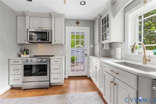 300 Sunset Dr, Richmond, VA 23229