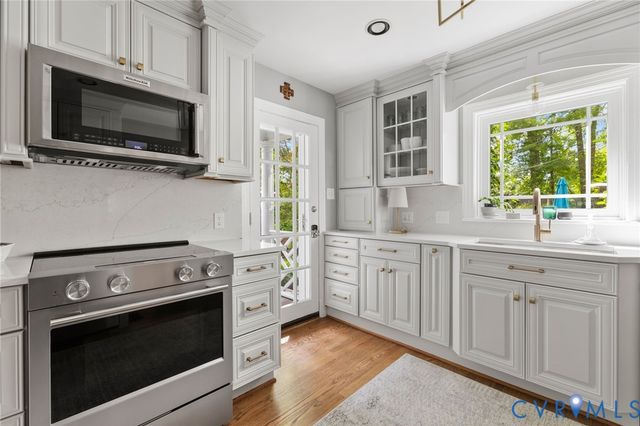 300 Sunset Dr, Richmond, VA 23229