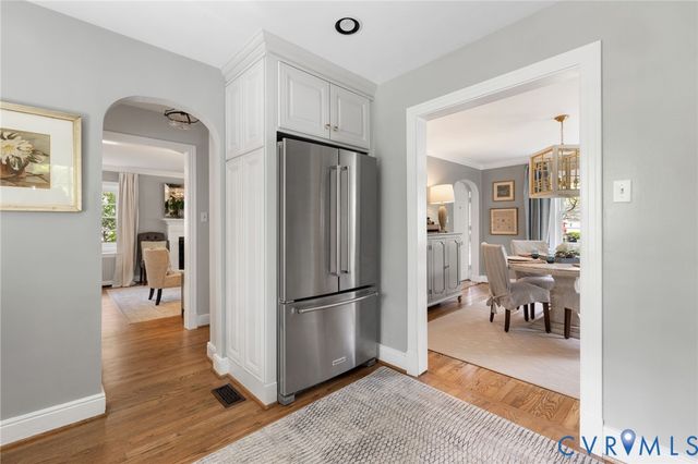 300 Sunset Dr, Richmond, VA 23229