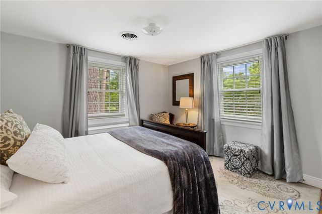300 Sunset Dr, Richmond, VA 23229