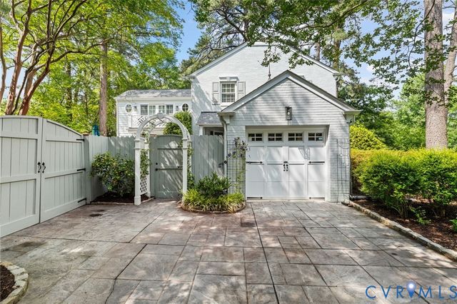 300 Sunset Dr, Richmond, VA 23229