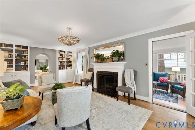 300 Sunset Dr, Richmond, VA 23229