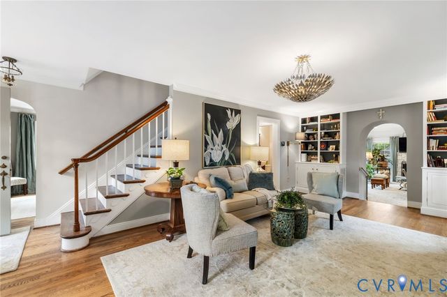 300 Sunset Dr, Richmond, VA 23229