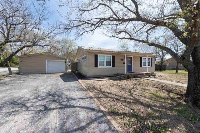 402 S RED RIVER, Henrietta, TX 76365