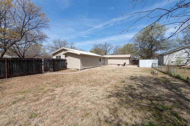 402 S RED RIVER, Henrietta, TX 76365