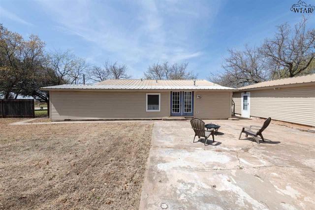 402 S RED RIVER, Henrietta, TX 76365