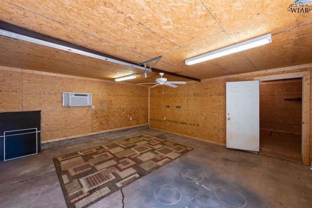 402 S RED RIVER, Henrietta, TX 76365