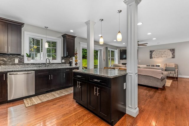 99 Elm St 99, Shrewsbury, MA 01545