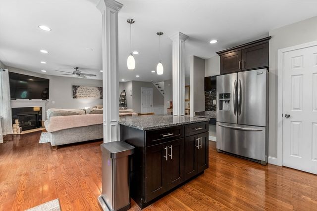 99 Elm St 99, Shrewsbury, MA 01545