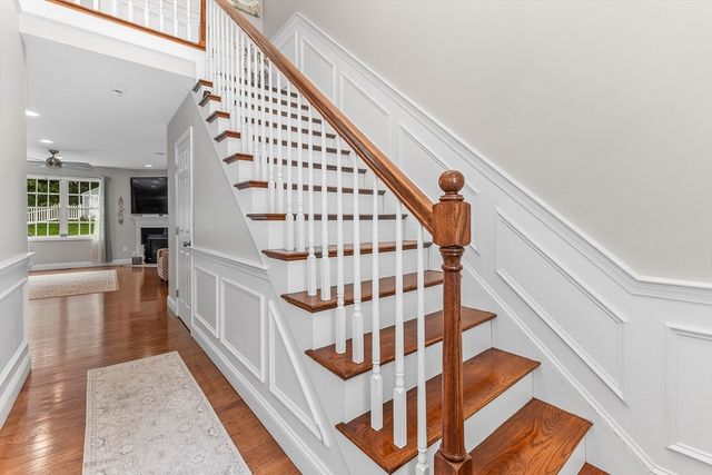 99 Elm St 99, Shrewsbury, MA 01545