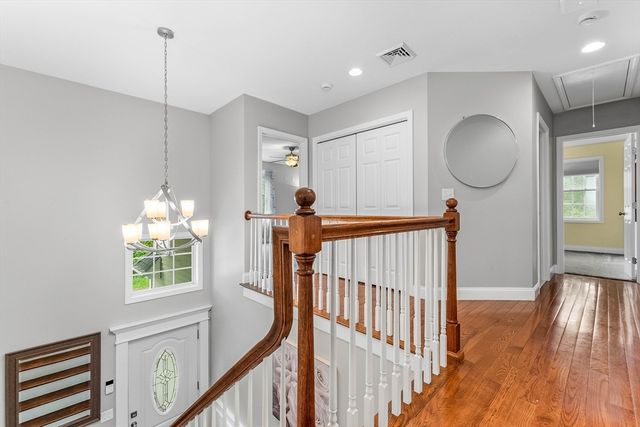 99 Elm St 99, Shrewsbury, MA 01545