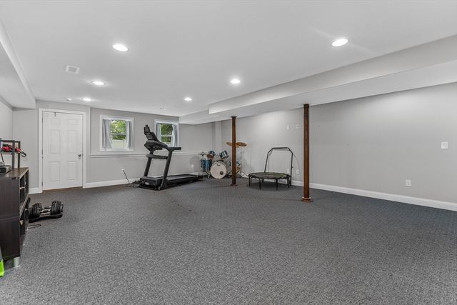 99 Elm St 99, Shrewsbury, MA 01545