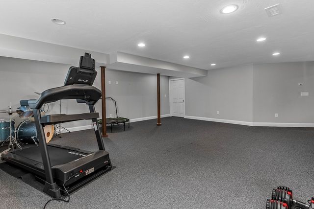 99 Elm St 99, Shrewsbury, MA 01545