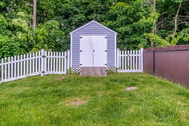 99 Elm St 99, Shrewsbury, MA 01545