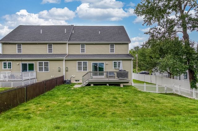 99 Elm St 99, Shrewsbury, MA 01545