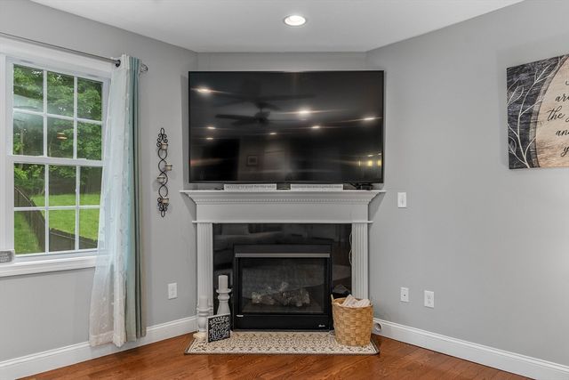 99 Elm St 99, Shrewsbury, MA 01545