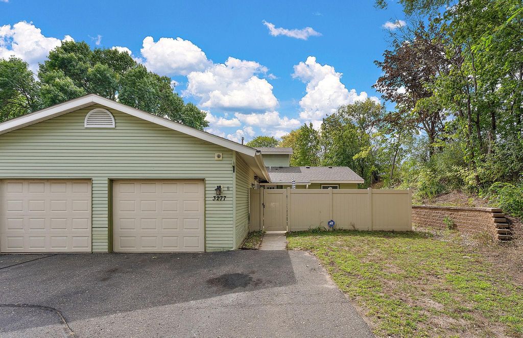 3277 Cloman Way 26, Inver Grove Heights, MN 55076