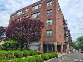 275 Hoym Street 5E, Fort Lee, NJ 07024