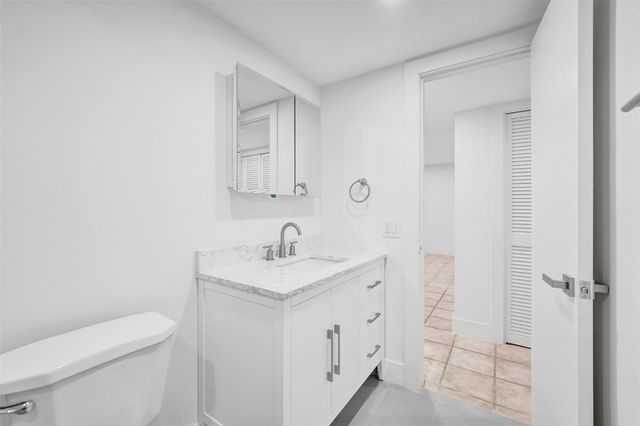 4040 N Hills Drive 24, Hollywood, FL 33021