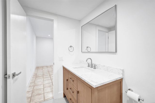 4040 N Hills Drive 24, Hollywood, FL 33021