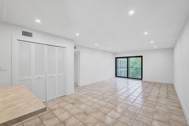 4040 N Hills Drive 24, Hollywood, FL 33021