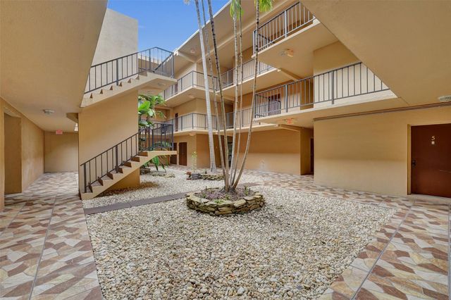 4040 N Hills Drive 24, Hollywood, FL 33021