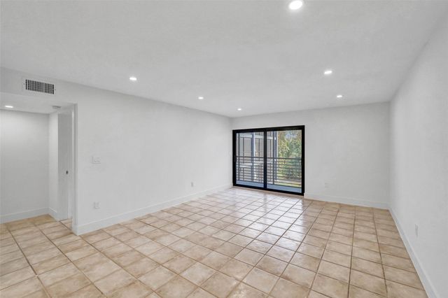 4040 N Hills Drive 24, Hollywood, FL 33021