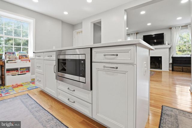2004 N CLEVELAND ST, Arlington, VA 22201