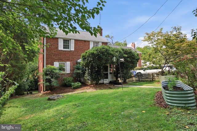 2004 N CLEVELAND ST, Arlington, VA 22201