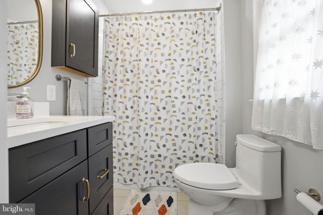 2004 N CLEVELAND ST, Arlington, VA 22201
