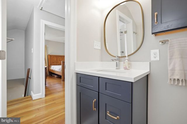 2004 N CLEVELAND ST, Arlington, VA 22201