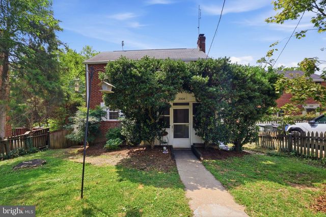 2004 N CLEVELAND ST, Arlington, VA 22201