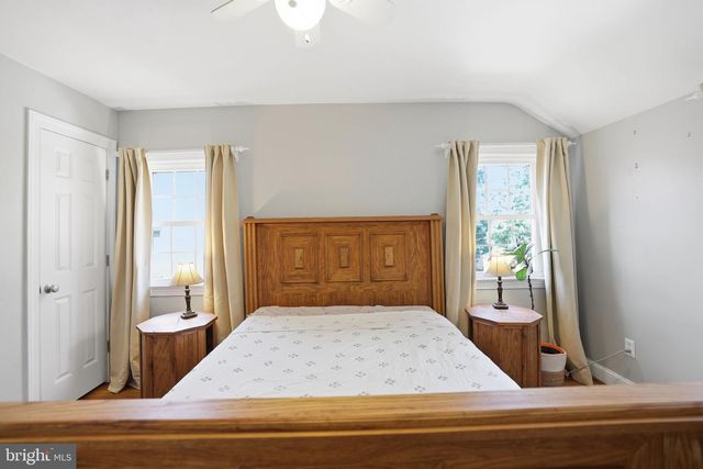 2004 N CLEVELAND ST, Arlington, VA 22201