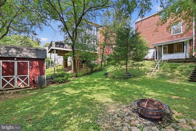 2004 N CLEVELAND ST, Arlington, VA 22201
