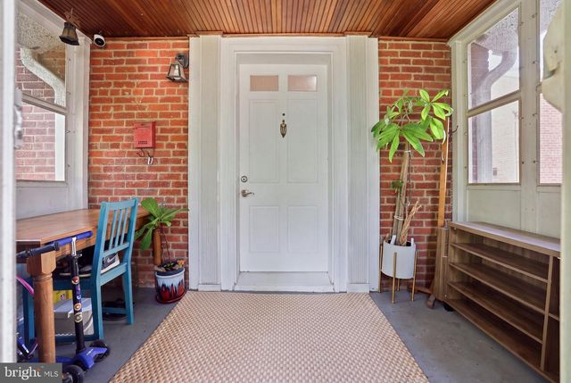 2004 N CLEVELAND ST, Arlington, VA 22201