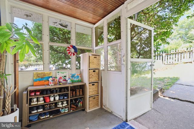 2004 N CLEVELAND ST, Arlington, VA 22201