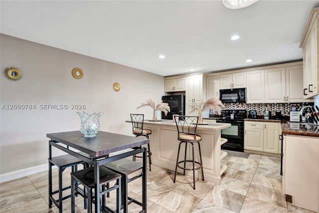 8108 SW 23rd Ct 26B, North Lauderdale, FL 33068