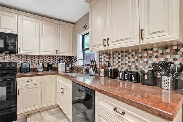 8108 SW 23rd Ct 26B, North Lauderdale, FL 33068