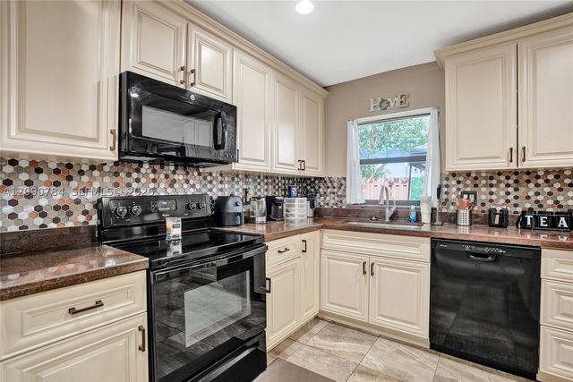 8108 SW 23rd Ct 26B, North Lauderdale, FL 33068