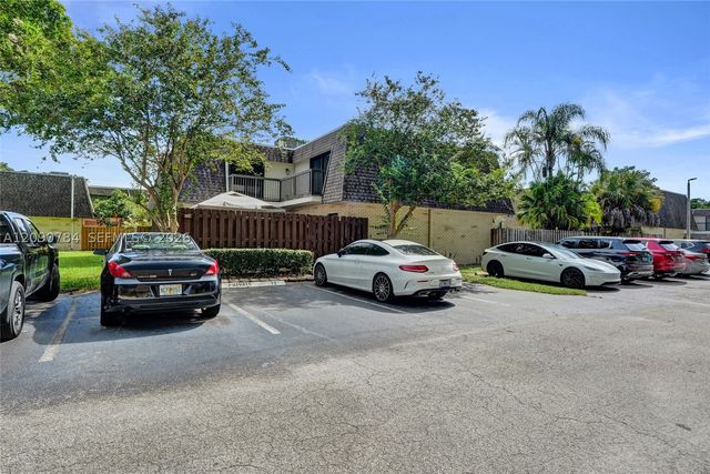 8108 SW 23rd Ct 26B, North Lauderdale, FL 33068
