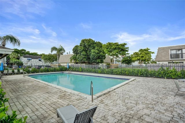 8108 SW 23rd Ct 26B, North Lauderdale, FL 33068