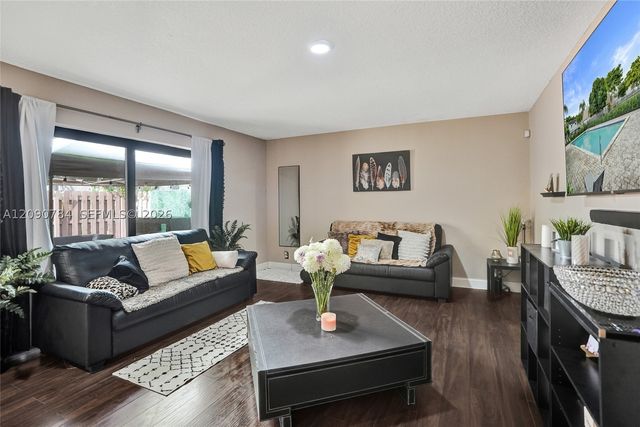 8108 SW 23rd Ct 26B, North Lauderdale, FL 33068