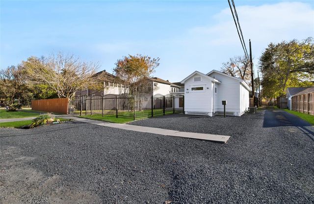 520 W 15th Street, Houston, TX 77008