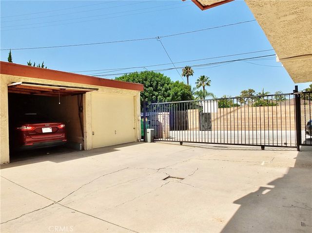 4591 Orange Avenue 306, Long Beach, CA 90807