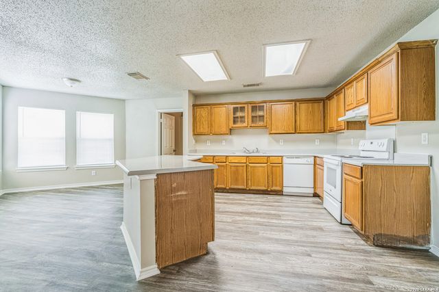 7427 Legend Point, San Antonio, TX 78244