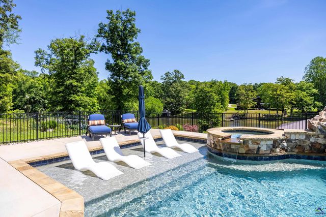 7287 Mosley Dixion Road, Macon, GA 31220